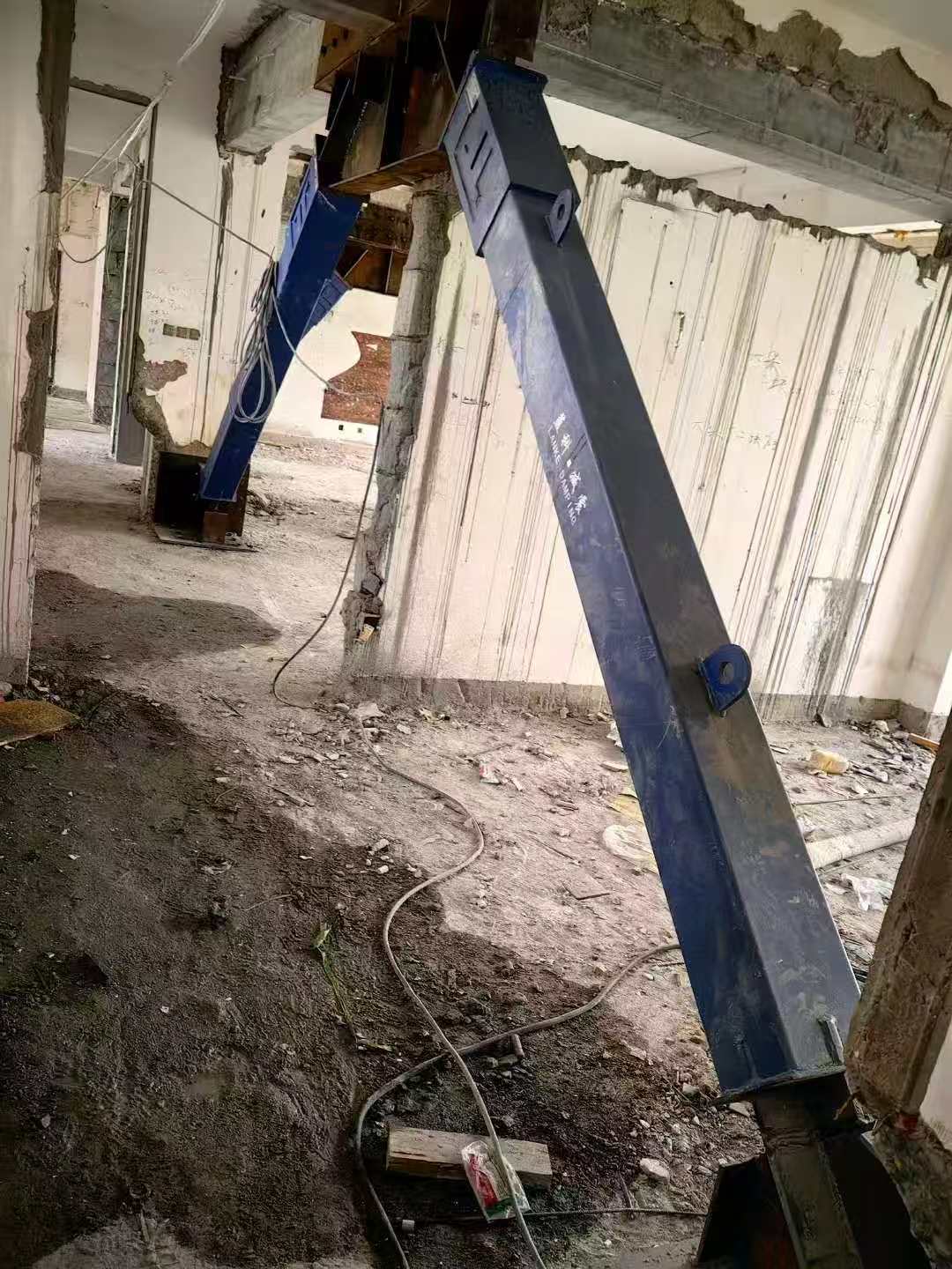 猇亭柱子粘钢加固施工工艺